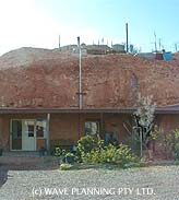 ご覧の通り、屋根の上も採掘されている